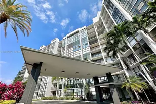 800 Parkview Dr, Hallandale Beach, FL 33009 - Photo 19
