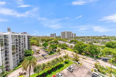 800 Parkview Dr #1007, Hallandale Beach, FL 33009 - Photo 3