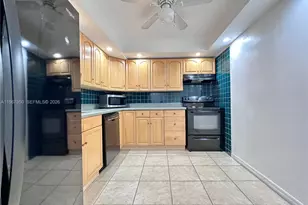 800 Parkview Dr, Hallandale Beach, FL 33009 - Photo 17