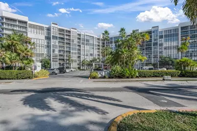 800 Parkview Dr #1007, Hallandale Beach, FL 33009 - Photo 19