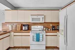 18379 SW 138th Pl, Miami, FL 33177 - Photo 13