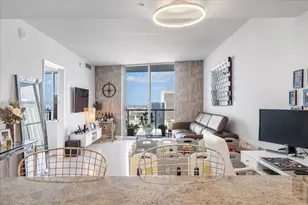 185 SW 7th St, Miami, FL 33130 - Photo 13