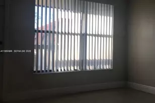 10018 NW 4th St, Pembroke Pines, FL 33024 - Photo 7