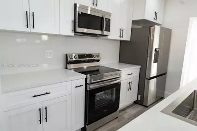 2600 NW 108th St, Miami, FL 33167 - Photo 11