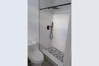 2600 NW 108th St, Miami, FL 33167 - Photo 29