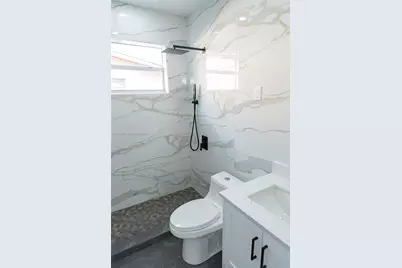 2600 NW 108th St, Miami, FL 33167 - Photo 17