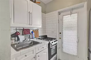 8420 Byron Ave, Miami Beach, FL 33141 - Photo 7