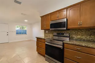 1518 NW 65th St, Miami, FL 33147 - Photo 11