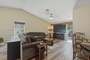 12640 SW 7th Pl, Davie, FL 33325 - Photo 15