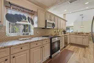 12640 SW 7th Pl, Davie, FL 33325 - Photo 9