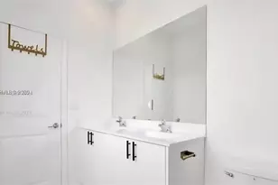 20366 NW 4th Path, Miami Gardens, FL 33169 - Photo 9