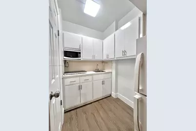 611 W 50th Pl #2, Hialeah, FL 33012 - Photo 5