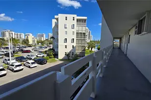 3000 Marcos Dr, Aventura, FL 33160 - Photo 19