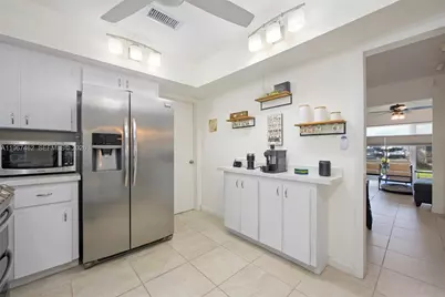 7200 NW 11th Ct, Plantation, FL 33313 - Photo 11