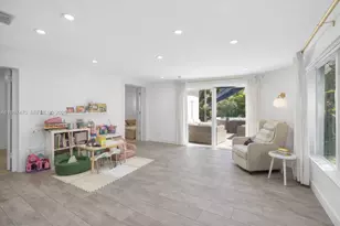 837 Alberca St, Coral Gables, FL 33134 - Photo 13