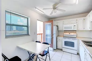 301 NE 14th Ave, Hallandale Beach, FL 33009 - Photo 17