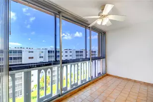 301 NE 14th Ave, Hallandale Beach, FL 33009 - Photo 27