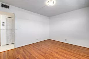 301 NE 14th Ave, Hallandale Beach, FL 33009 - Photo 17
