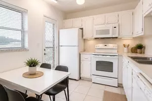 301 NE 14th Ave, Hallandale Beach, FL 33009 - Photo 1