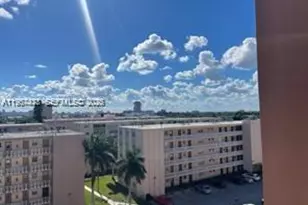 301 NE 14th Ave, Hallandale Beach, FL 33009 - Photo 5