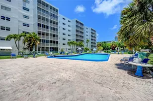 301 NE 14th Ave, Hallandale Beach, FL 33009 - Photo 9