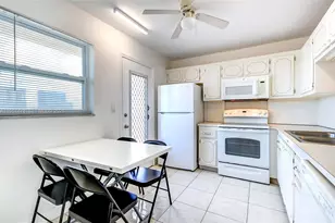 301 NE 14th Ave, Hallandale Beach, FL 33009 - Photo 15