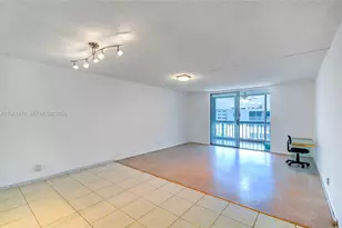 301 NE 14th Ave, Hallandale Beach, FL 33009 - Photo 21