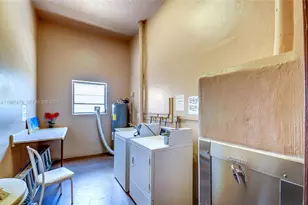 301 NE 14th Ave, Hallandale Beach, FL 33009 - Photo 21