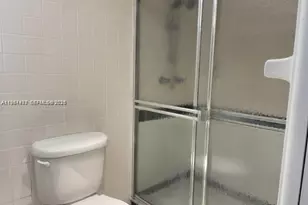 301 NE 14th Ave, Hallandale Beach, FL 33009 - Photo 9