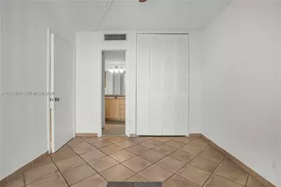 20500 W Country Club Dr #607, Aventura, FL 33180 - Photo 25