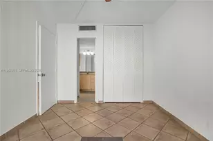 20500 W Country Club Dr, Aventura, FL 33180 - Photo 25