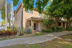 5725 NW 114th Path, Doral, FL 33178 - Photo 17