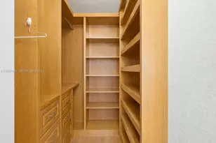 5725 NW 114th Path, Doral, FL 33178 - Photo 11