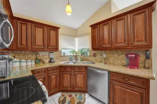 2932 Oak Park Cir, Davie, FL 33328 - Photo 11