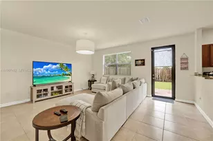 22746 SW 92nd Pl, Cutler Bay, FL 33190 - Photo 5