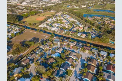 131 Rosewood Cir, Jupiter, FL 33458 - Photo 45