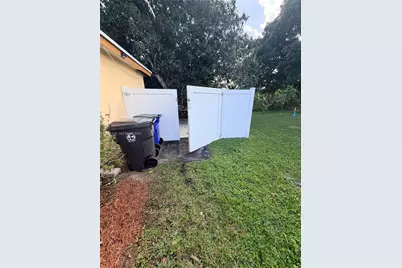 3580 NW 32nd Ct #EFFICIENCY, Lauderdale Lakes, FL 33309 - Photo 13