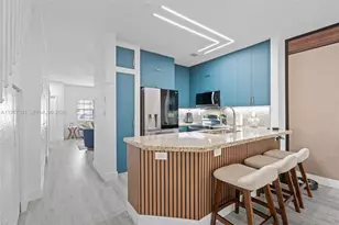 5725 NW 114th Path, Doral, FL 33178 - Photo 5