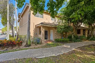 5725 NW 114th Path, Doral, FL 33178 - Photo 17