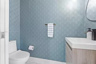 5725 NW 114th Path, Doral, FL 33178 - Photo 7