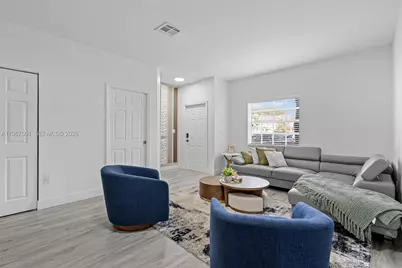 5725 NW 114th Path #114, Doral, FL 33178 - Photo 3