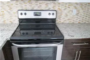 8043 Lagos De Campo Blvd, Tamarac, FL 33321 - Photo 9