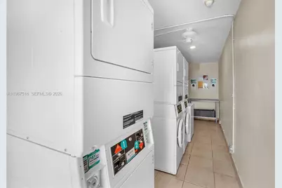 1423 Holly Heights Dr #18, Fort Lauderdale, FL 33304 - Photo 11