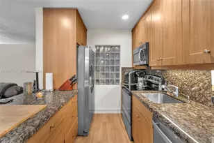 1423 Holly Heights Dr, Fort Lauderdale, FL 33304 - Photo 5
