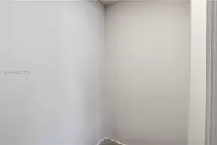 555 NE 34th St, Miami, FL 33137 - Photo 37