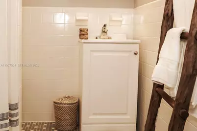 20 SE 12th St, Dania Beach, FL 33004 - Photo 13