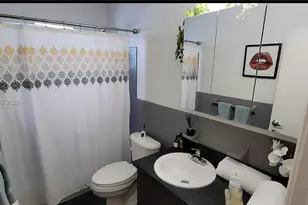 20 SE 12th St, Dania Beach, FL 33004 - Photo 29