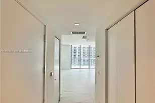 488 NE 18th St, Miami, FL 33132 - Photo 9