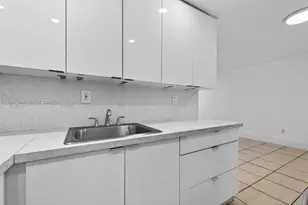 606 W 81st St, Hialeah, FL 33014 - Photo 13