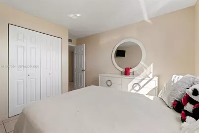 606 W 81st St #302, Hialeah, FL 33014 - Photo 21